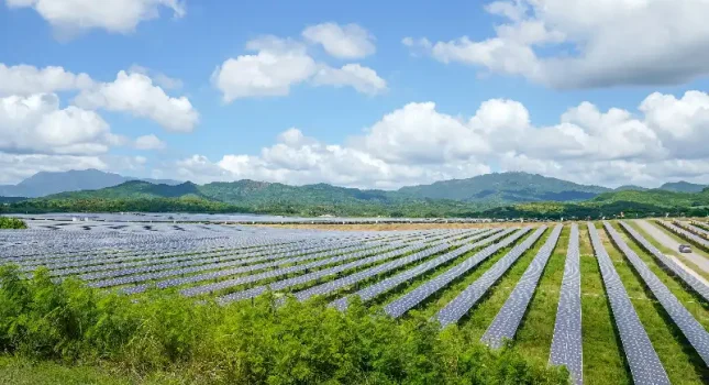 earth-inspired-solar-feature-3.webp